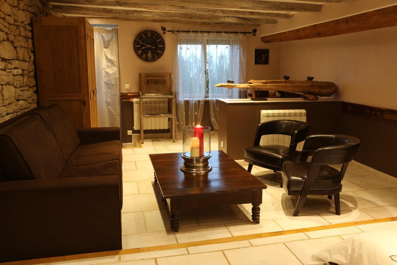 Chambres D'Hotes Le Repere Des Anges Et Spa Larnod Экстерьер фото
